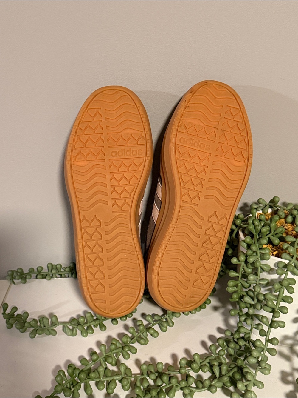Women's VL Court Bold Sneakers
Platform Shoes - Picture 3 of 8